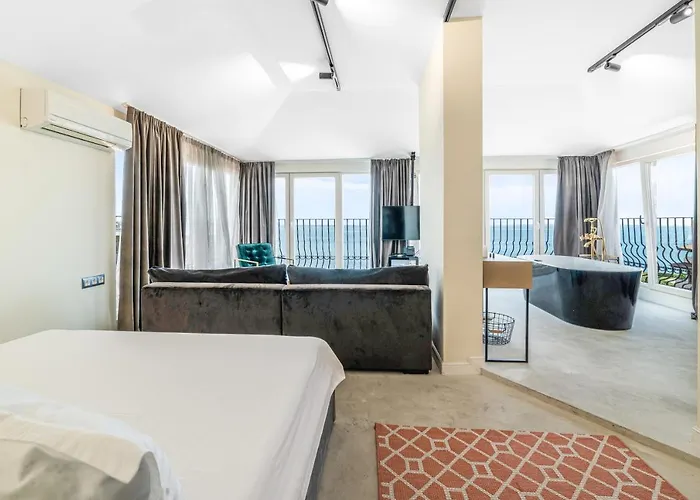 Relax Ξενοδοχείο 3*